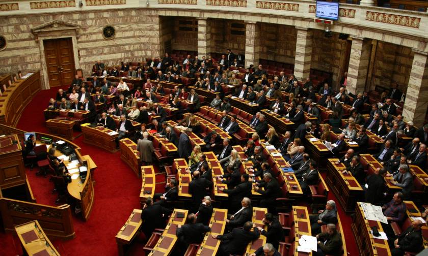Βουλή: Υπερψηφίστηκε επί της αρχής στις Επιτροπές το ν/σ για τις 100 δόσεις