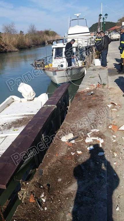 Πρέβεζα: Αυτοκίνητο έπεσε στον ποταμό Αχέροντα - Από θαύμα σώθηκε ο οδηγός (photos)