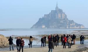 Γαλλία: Το παλιρροϊκό κύμα που περίμεναν επί 18 χρόνια (video+photos)