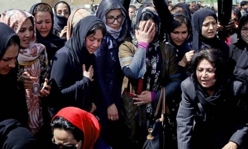 Αφγανιστάν: Αθώα μετά θάνατον – Θρήνος στην κηδεία της 27χρονης (video)