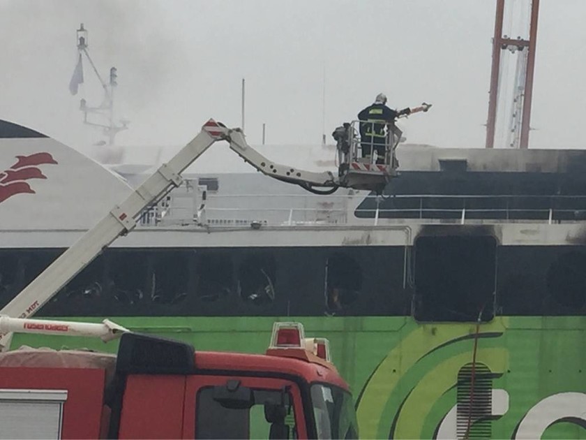 Ένας νεκρός από τη φωτιά στο πλοίο Highspeed 5 (Photos)
