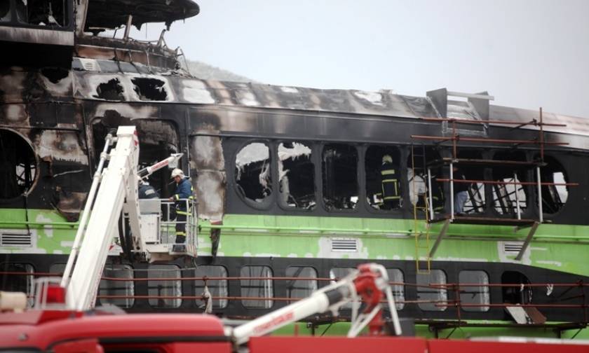 Κερατσίνι: Μεγάλη φωτιά και εκρήξεις στο Highspeed 5 - Ένας νεκρός