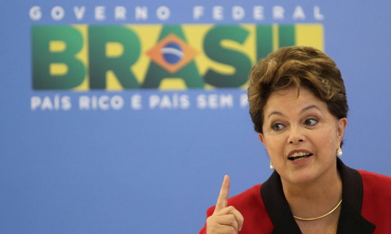 Η πλειοψηφία των Βραζιλιάνων ζητά την αποπομπή της προέδρου Ρούσεφ