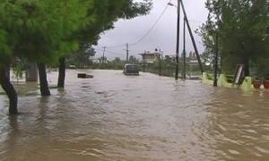 Μέσα σε δέκα λεπτά πλημμύρισε όλη η Χαλκίδα (video)