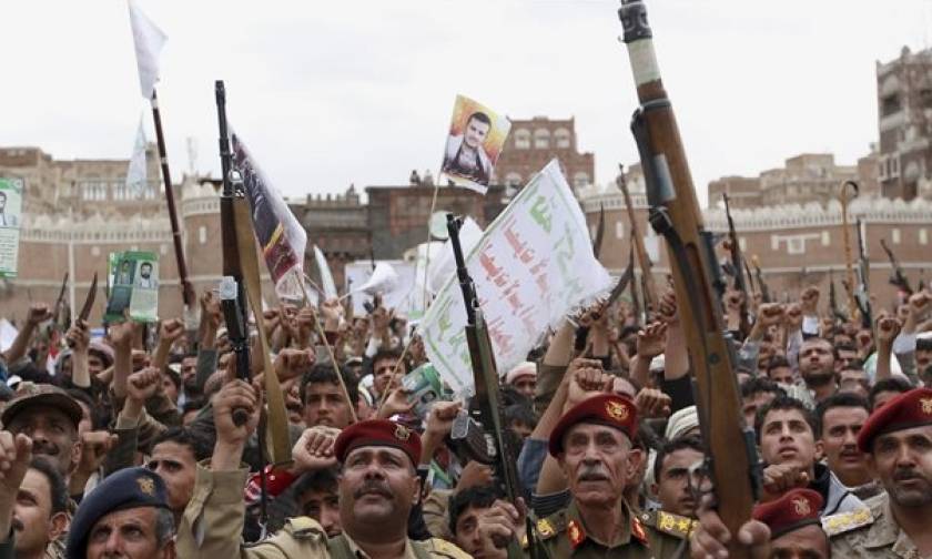 Βομβαρδισμοί στην Υεμένη - Απομακρύνονται διπλωμάτες