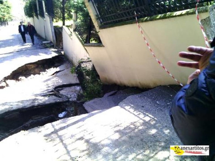 Σέρρες: Ρήγματα από τις πλημμύρες στην πόλη (photos)