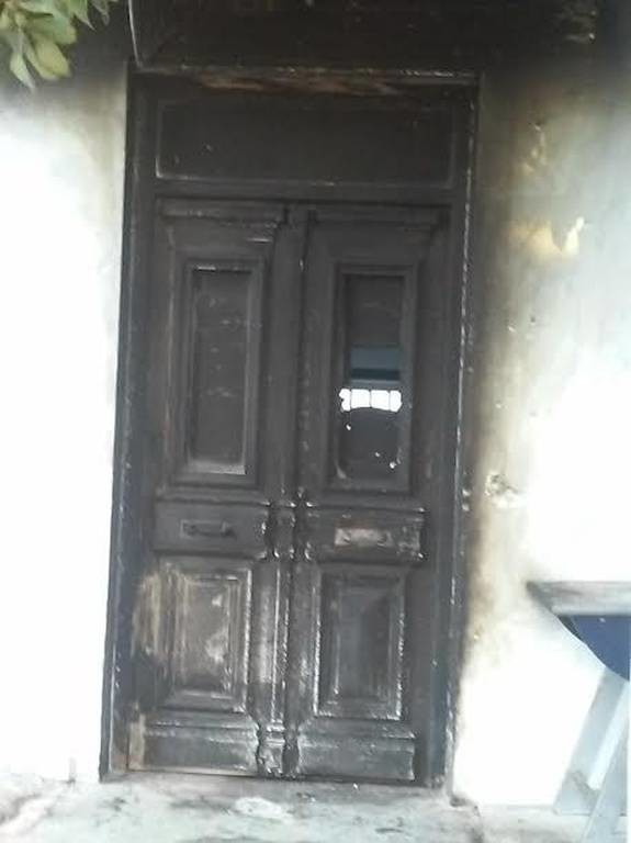 Εμπρησμός στα γραφεία του ΣΥΡΙΖΑ στα Χανιά (Photos)