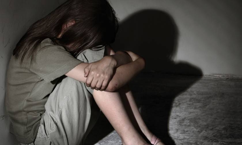 Λέσβος: Μητέρα κακοποιούσε την 11χρονη κόρη της