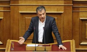 Θεοδωράκης: Κατώτερη των περιστάσεων η Κωνσταντοπούλου (video)