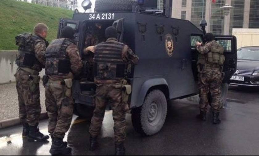 Ομηρία στην Τουρκία: Εισβολή ειδικών δυνάμεων στο δικαστικό μέγαρο (photos)