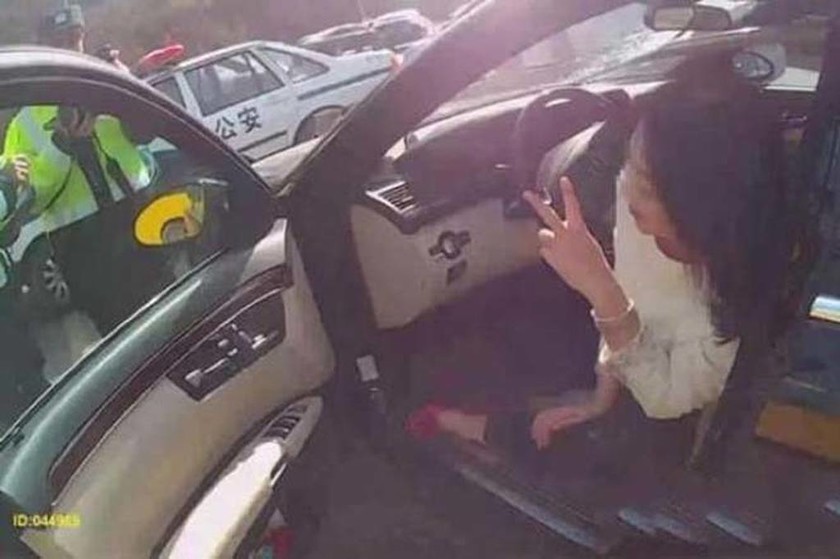 Η αντίδραση μιας οδηγού αμέσως μετά από το τροχαίο που προκάλεσε (photos)