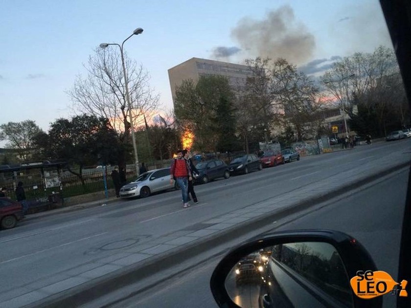 Θεσσαλονίκη: Πυρκαγιά σε εξωτερικό χώρο του ΑΠΘ (photos&video)