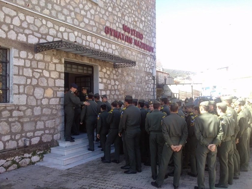 Επίσκεψη σπουδαστών Στρατιωτικής Σχολής Ευελπίδων στο Δίστομο (pics)