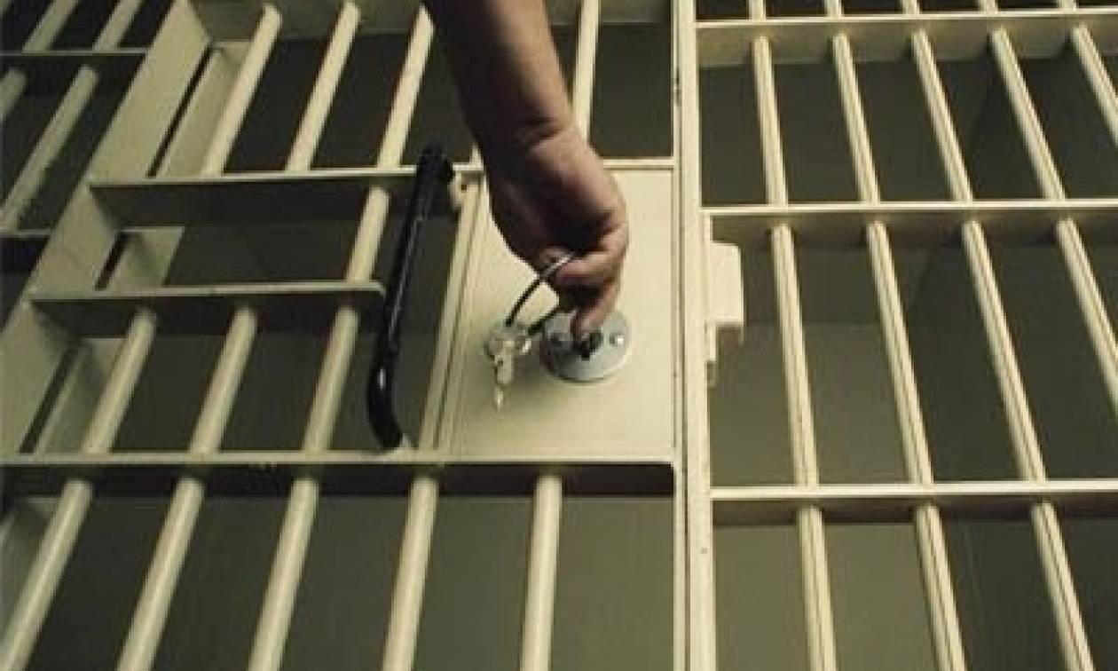 Βόλος: Συνελήφθη 25χρονη που προσπάθησε να «περάσει» ναρκωτικά σε κρατητήριο