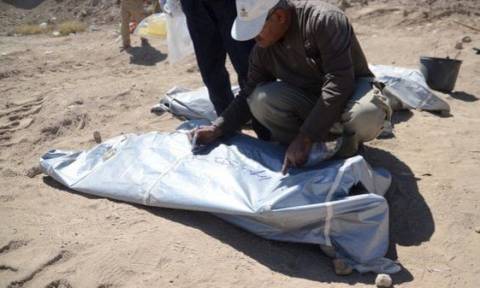 Ιράκ: Μαζικούς τάφους ανακάλυψαν στο Τικρίτ