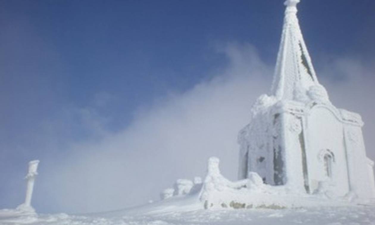 Χιονίζει στα χιονοδρομικά κέντρα του Καϊμακτσαλάν και του Πισοδερίου