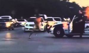 ΗΠΑ:  Δεν φαντάζεστε γιατί αυτός ο άνδρας έτρεχε γυμνός στο δρόμο! (video)