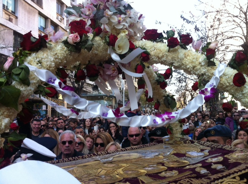 Θεσσαλονίκη: Η περιφορά του Επιταφίου στον Άγιο Μήνα(pics+vid)