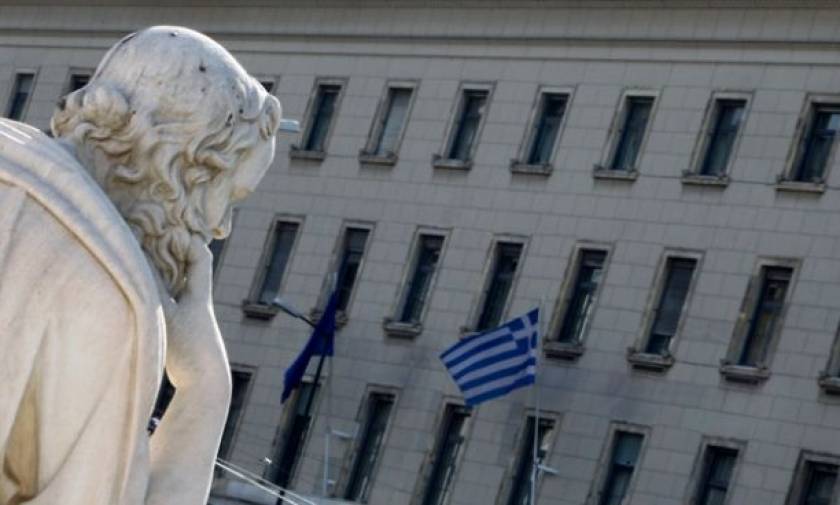Handelsblatt: Οι ελληνικές τράπεζες «παγιδευμένες» στην κρίση
