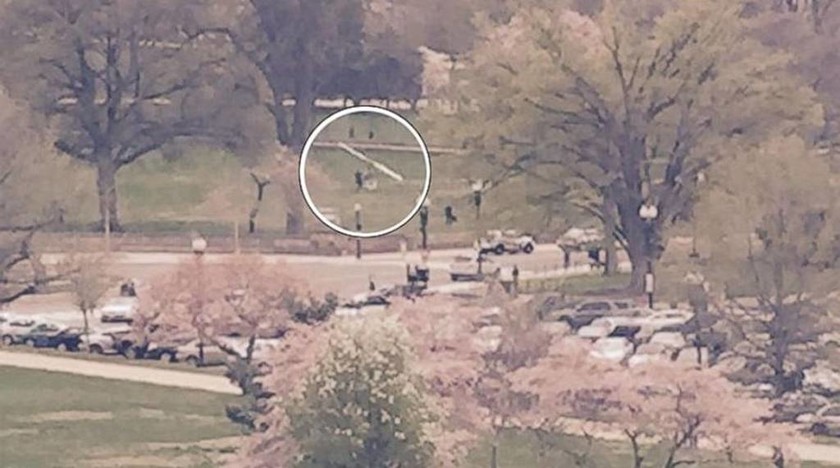 Ουάσινγκτον: Ελικόπτερο προσγειώθηκε στον κήπο του Καπιτωλίου (video+photos)