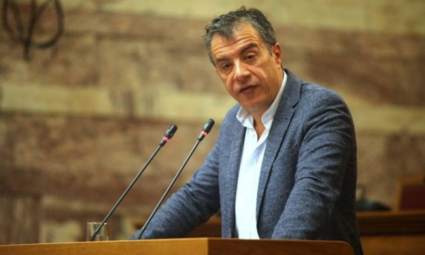 Θεοδωράκης: Η κυβέρνηση βρίσκεται σε πανικό