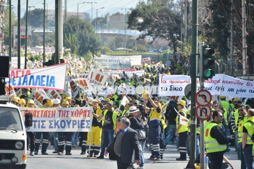 Χιλιάδες μεταλλωρύχοι στην Αθήνα - Επεισόδια με αντιεξουσιαστές στα Προπύλαια