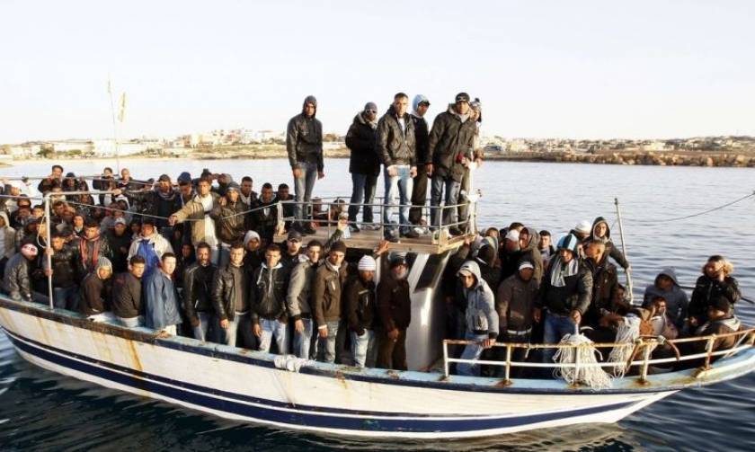Ρέντσι: Δυο πλοιάρια με 400 μετανάστες κινδυνεύουν αυτή την ώρα στη Μεσόγειο