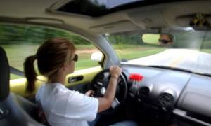 Η χειρότερη οδηγός στην ιστορία των χειρότερων οδηγών (video)