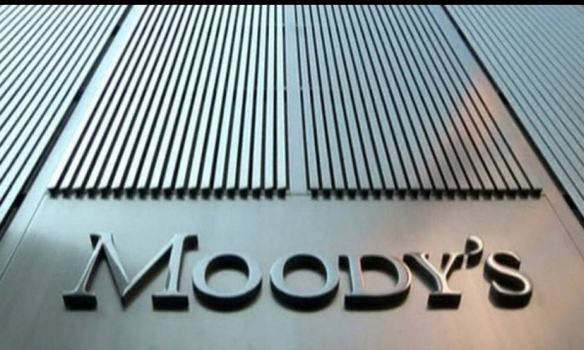 Moody's: Προειδοποίηση για υποβάθμιση της ελληνικής οικονομίας