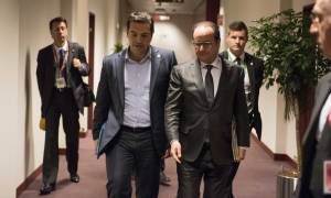 Ολάντ: «Η Ελλάδα πρέπει να δείξει ότι έχει πάρει αποφάσεις για τις μεταρρυθμίσεις»