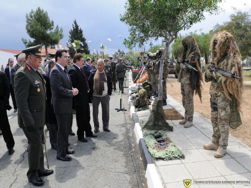 Ο εορτασμός του Αγ. Γεωργίου στην Κύπρο με επίδειξη οπλισμού (pics)