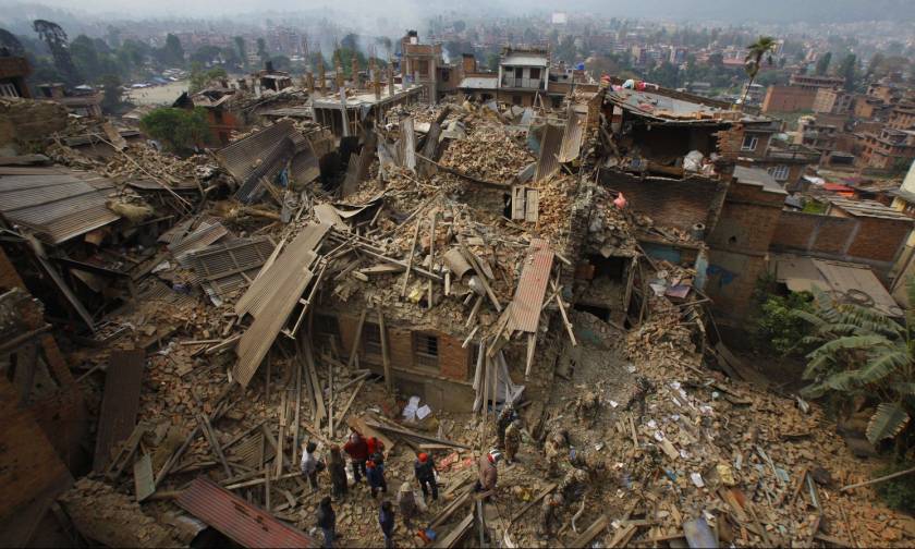 Σεισμός στο Νεπάλ: Η διεθνής βοήθεια καταφθάνει στο Κατμαντού