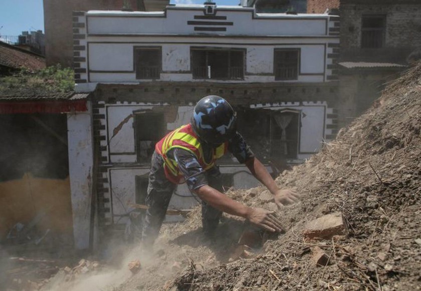 Νεπάλ: Η διεθνής βοήθεια καταφθάνει στο Κατμαντού	