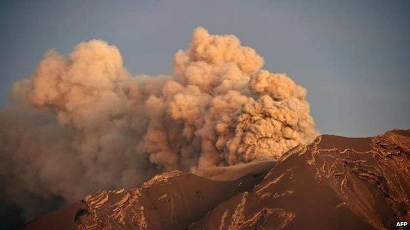 Χιλή: Ολόκληρη πόλη σκεπάστηκε από στάχτη μετά την έκρηξη ηφαιστείου (photos)