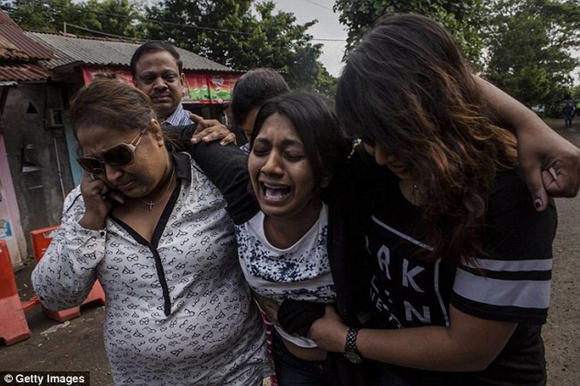 Ινδονησία: Δραματικές στιγμές λίγο πριν την εκτέλεση των θανατοποινιτών (photos)