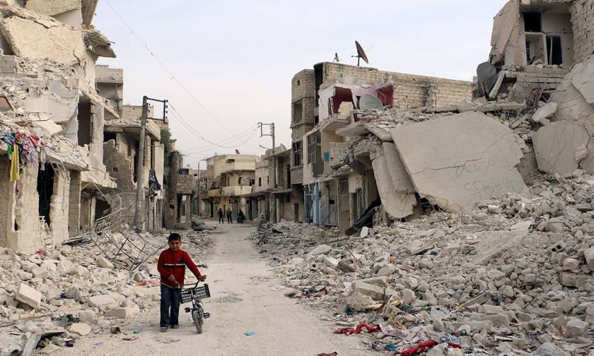 Συρία: 52 άμαχοι νεκροί σε αεροπορικές επιδρομές του συνασπισμού