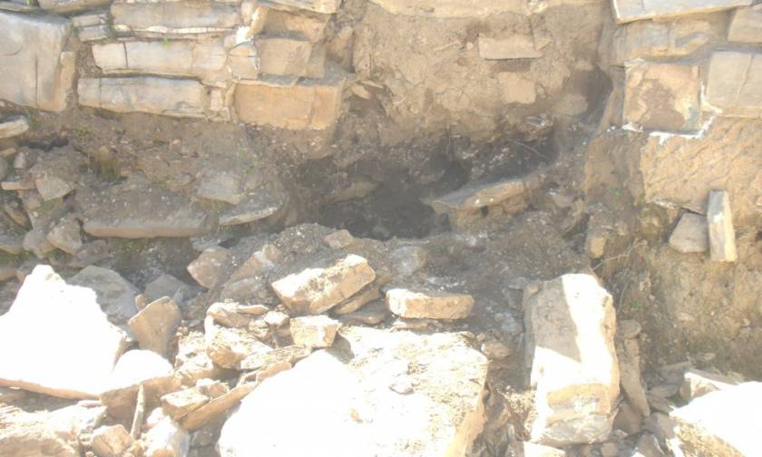 Work to restore looted Zominthos archaeological site on Crete