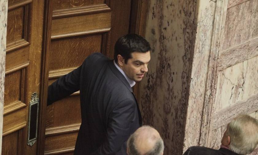 Ο Αλέξης Τσίπρας απαντά στη Βουλή για διαπλοκή και αλλαγές στην Παιδεία