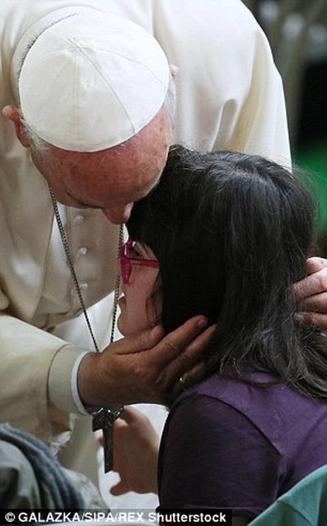 Φόβοι για την υγεία του Πάπα Φραγκίσκου: «Προσευχηθείτε για μένα» (video)