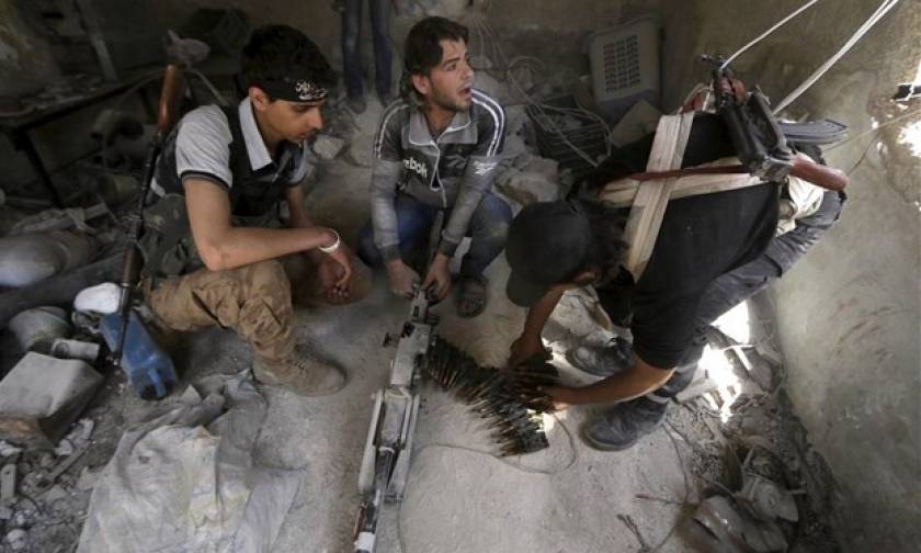 «Η Γαλλία έδινε φονικά όπλα στους Σύρους αντάρτες παρά το εμπάργκο»