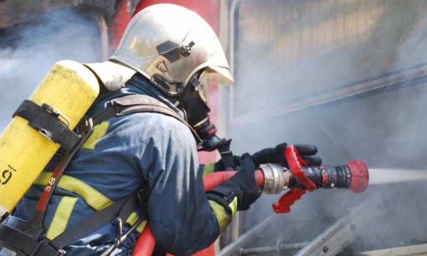 «Συναγερμός» στην Πυροσβεστική για πυρκαγιά στα Κάτω Πατήσια