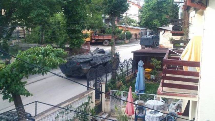 Χάος στα Σκόπια-Βγήκαν τα τεθωρακισμένα στους δρόμους (photos)