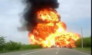 Ρωσία: Τρομακτική έκρηξη φλεγόμενου φορτηγού (video)