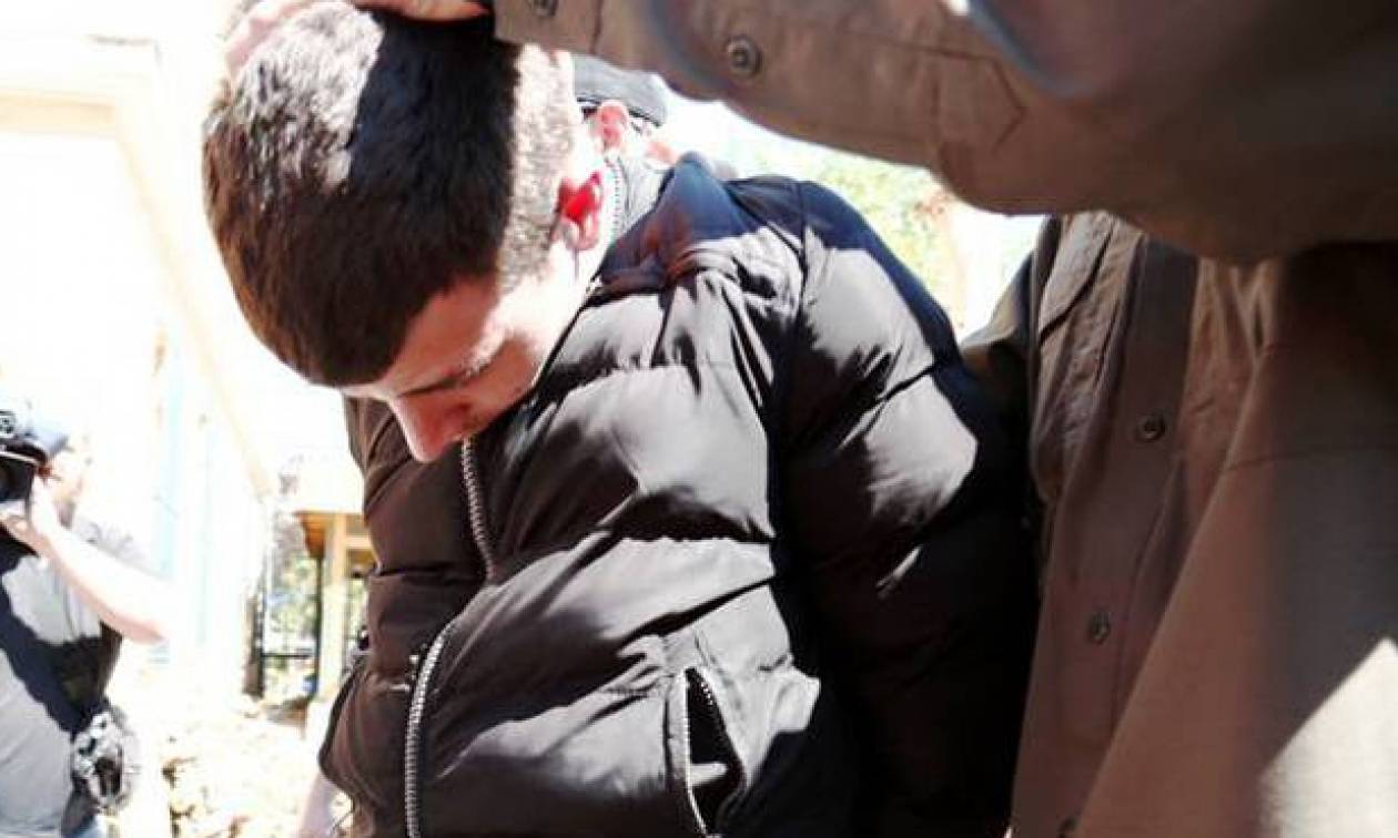 Υπόθεση Άννυ: Η στιγμή της επίθεσης εναντίον του δολοφόνου της 4χρονης έξω από την Ευελπίδων