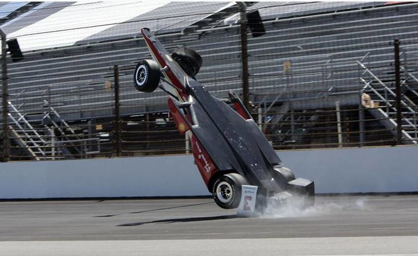 IndyCars: Τρομακτικό ατύχημα του Helio Castroneves (φωτό & video)