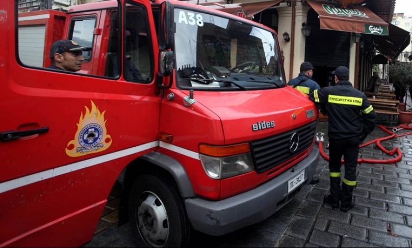 Φωτιά σε διώροφo σπίτι στη Θεσσαλονίκη