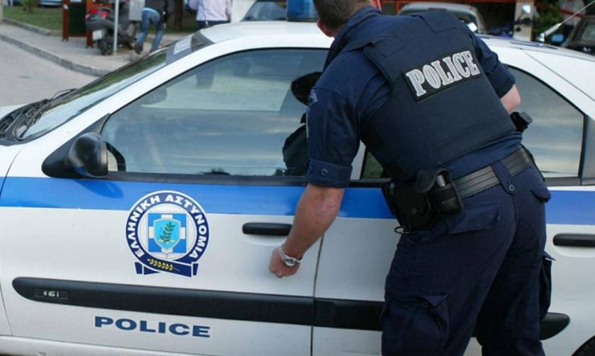 Σύλληψη αστυνομικού για εκβίαση και κακοποίηση μετανάστη