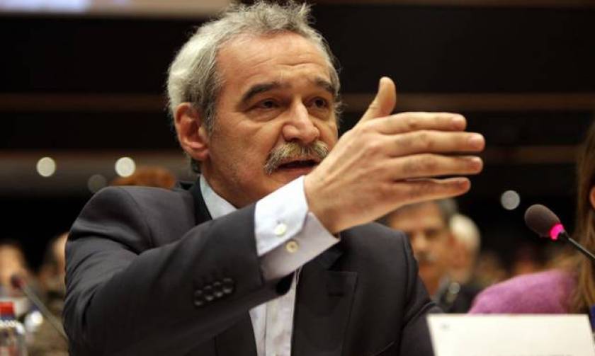 Χουντής: Οι Θεσμοί ζητούν εκβιαστικά πράγματα που παραβιάζουν τους κανόνες της ΕΕ
