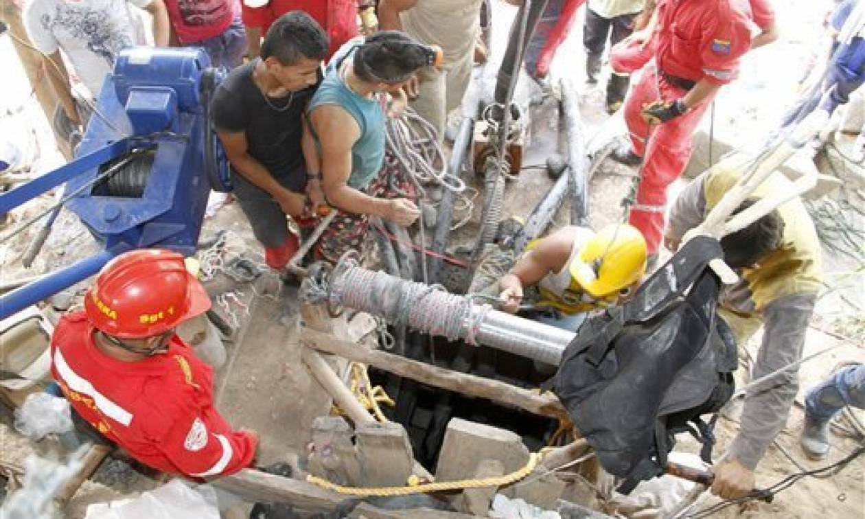 Κολομβία: Σωστικά συνεργεία ανέσυραν έξι σορούς από το πλημμυρισμένο χρυσωρυχείο
