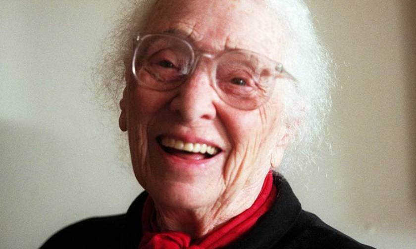 Πέθανε η πρωτοπόρος της μεθόδου του φυσιολογικού τοκετού σε ηλικία 100 ετών